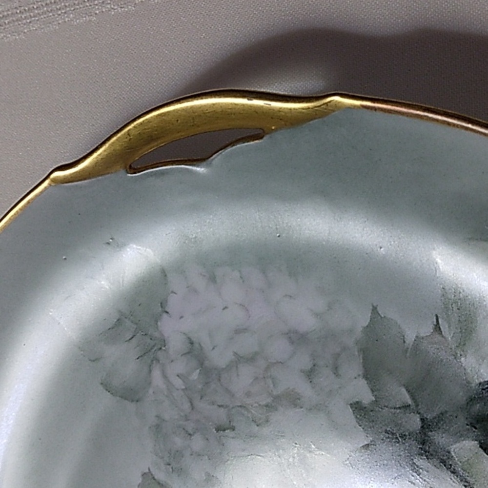 KPM decorative 9.5 in. porcelain hand painted plate with gold band, 1909-27. - Picture 2 of 4